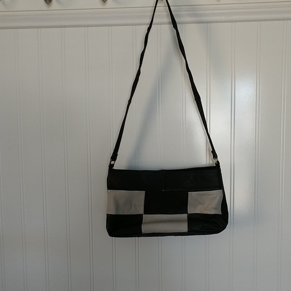 Women's Black and White purse - Picture 2 of 5